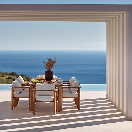 Onarblue Villa, With 2 Pools & Dual Seaview Homes, By Thinkvilla Vilă *