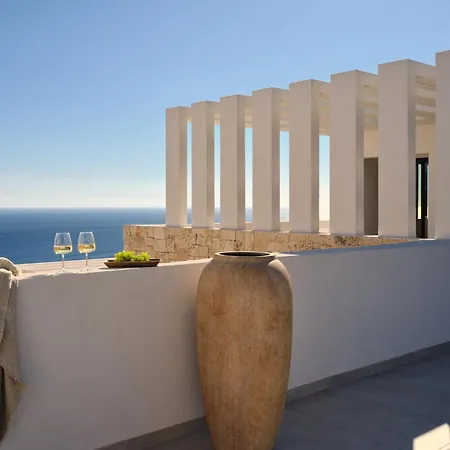 Onarblue Villa, With 2 Pools & Dual Seaview Homes, By Thinkvilla Vilă Volímai